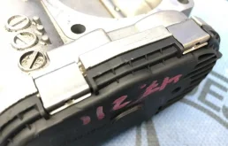 Дроссельная заслонка для Mercedes-Benz C class на фотографиях