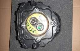 Подушка безопасности водителя для BMW X5 на фотографиях