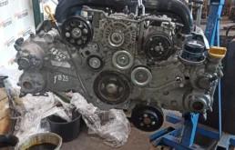 Двигатель без навесного для Subaru Legacy 2018 года на фотографиях