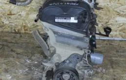 Двигатель без навесного для Volkswagen Polo 2023 года на фотографиях