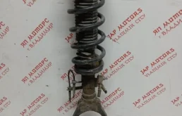 Амортизатор передний правый для Infiniti M на фотографиях