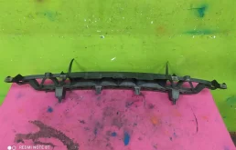 Кронштейн заднего бампера левый для Audi Q7 на фотографиях