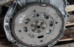 Маховик для Nissan X-Trail 2006 года на фотографиях