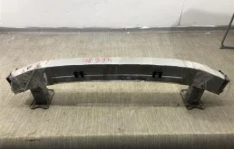 Усилитель переднего бампера для Subaru Legacy 2013 года на фотографиях