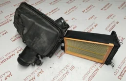 Корпус воздушного фильтра для Nissan X-Trail 2012 года на фотографиях