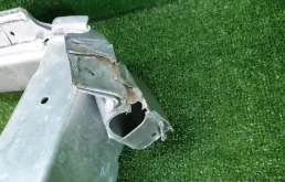 Усилитель бампера передний верхний для Audi Q7 2018 года на фотографиях