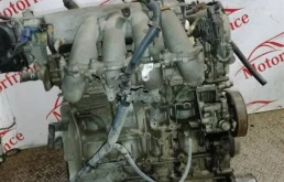 Двигатель без навесного для Nissan Serena 2003 года на фотографиях