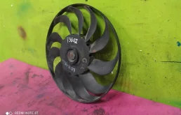 Вентилятор радиатора охлаждения ДВС для Volkswagen Golf 1997 года на фотографиях