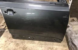 Двери для Audi Q7 2015 года на фотографиях