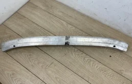 Усилитель бампера передний верхний для Audi Q7 на фотографиях