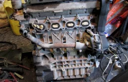 Двигатель без навесного для Peugeot 406 на фотографиях