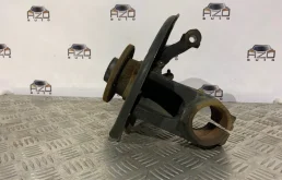 Кулак поворотный правый для Volkswagen Jetta на фотографиях