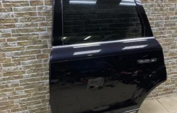 Дверь задняя левая для Audi Q7 2014 года на фотографиях