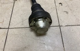 Привод передний левый для Audi Q7 2014 года на фотографиях