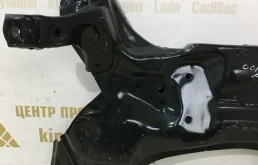 Подрамник двигателя для Hyundai Solaris 2014 года на фотографиях