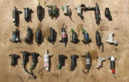 Мотор омывателя лобового стекла для Nissan Note 2011 года на фотографиях