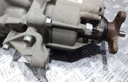 Редуктор переднего моста для Kia Sorento 2005 года на фотографиях