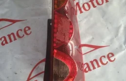 правый задний фонарь (26550-9U000) для Nissan Note E11 2005-2012