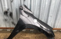 Крыло правое для Toyota RAV4 на фотографиях