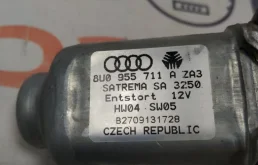 Мотор стеклоочистителя для Audi Q3 2012 года на фотографиях