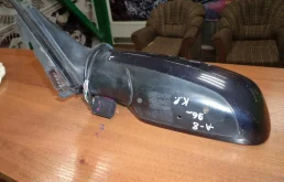 Стекла и зеркала для Audi A8 на фотографиях