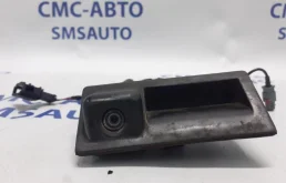 Камера заднего вида для Volkswagen Touareg на фотографиях