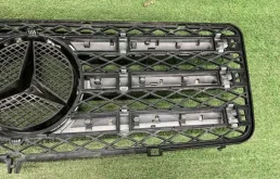 Решетка радиатора для Mercedes-Benz G class 2015 года на фотографиях