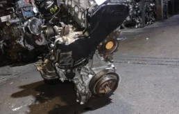 Двигатель без навесного для Nissan Serena 1996 года на фотографиях