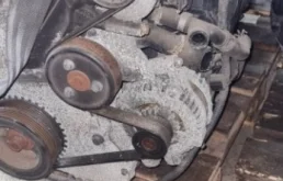 Двигатель без навесного для Volvo C30 2011 года на фотографиях