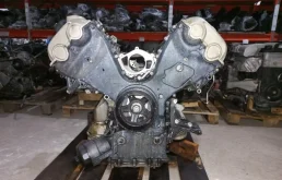 Двигатель без навесного для Porsche Cayenne 2014 года на фотографиях