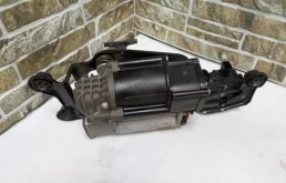 Компрессор пневмоподвески задний для BMW X6 2015 года на фотографиях