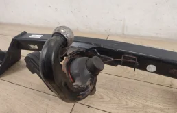 Фаркоп для Volkswagen Touareg на фотографиях