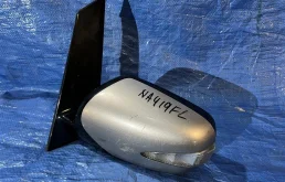 Зеркала для Mitsubishi Grandis 2007 года на фотографиях