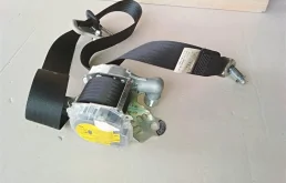 Ремень безопасности передний правый для Subaru Forester на фотографиях