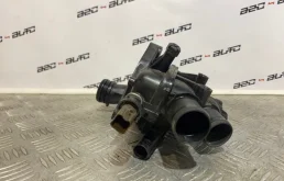 Корпус термостата системы охлаждения ДВС для Citroen C5 2012 года на фотографиях