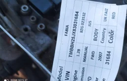 Двигатель без навесного для Volkswagen Polo 2008 года на фотографиях