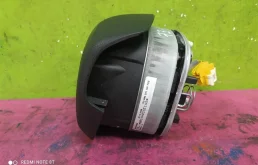 Подушка безопасности водителя для Skoda Rapid 2017 года на фотографиях