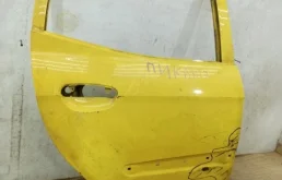 Двери для Kia Picanto 2008 года на фотографиях