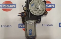 Мотор стеклоподъемника передний левый для Nissan Almera Classic на фотографиях