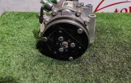 Компрессор кондиционера для Renault Logan 2012 года на фотографиях