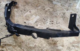 Кронштейн правой фары нижний для BMW 3er на фотографиях