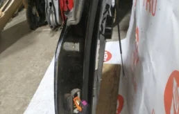 Дверь задняя правая для Volkswagen Touran 2012 года на фотографиях