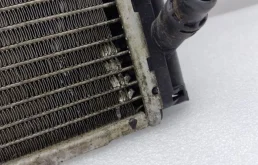 Радиатор охлаждения ДВС для BMW 3er 2007 года на фотографиях