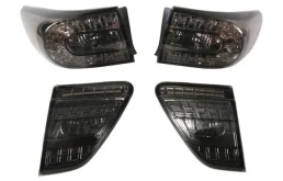 Фонарь правый для Toyota Corolla 2012 года на фотографиях