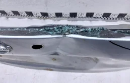 Дверь багажника для Nissan Note 2006 года на фотографиях