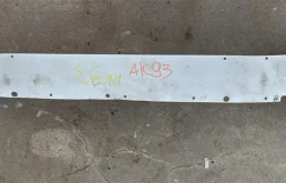 Усилитель переднего бампера для Opel Insignia на фотографиях