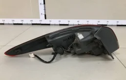 Фонарь внешний правый для Hyundai i40 на фотографиях