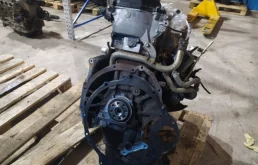 Двигатель без навесного для Nissan Navara 2013 года на фотографиях