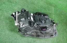 Фары для Volkswagen Touareg 2023 года на фотографиях