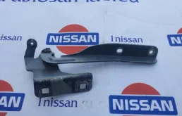 Петля капота левая для Nissan Tiida на фотографиях